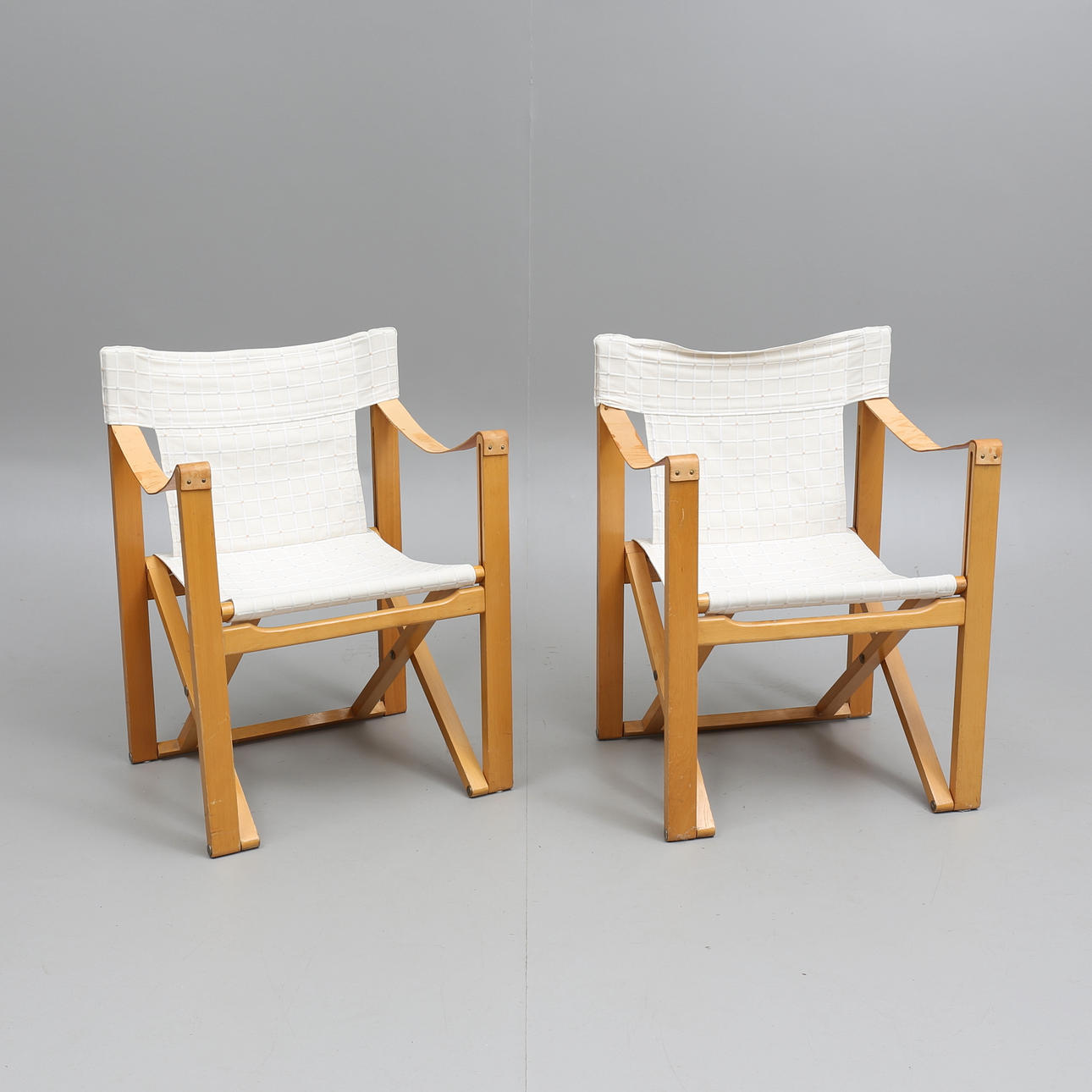 REGISSÖRSTOLAR, ett par, 1900-tal.