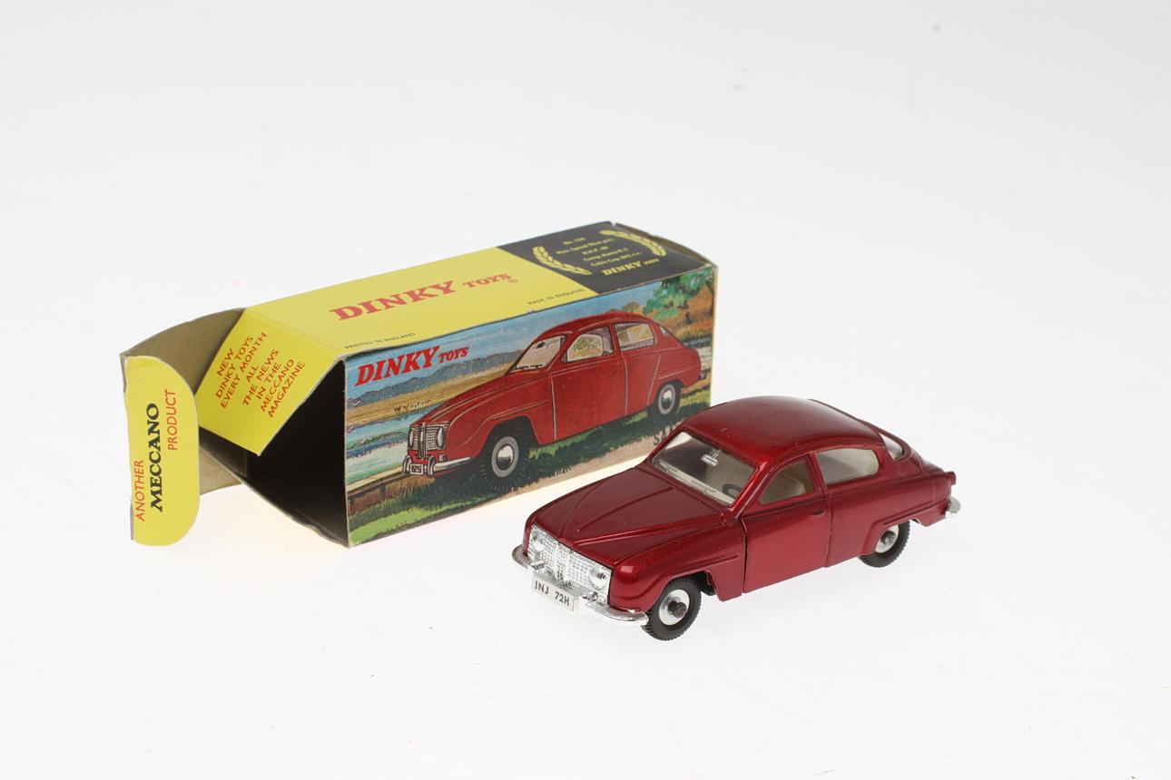 MODELLBIL DINKY TOYS SAAB 96, röd metallic i originalkartong.