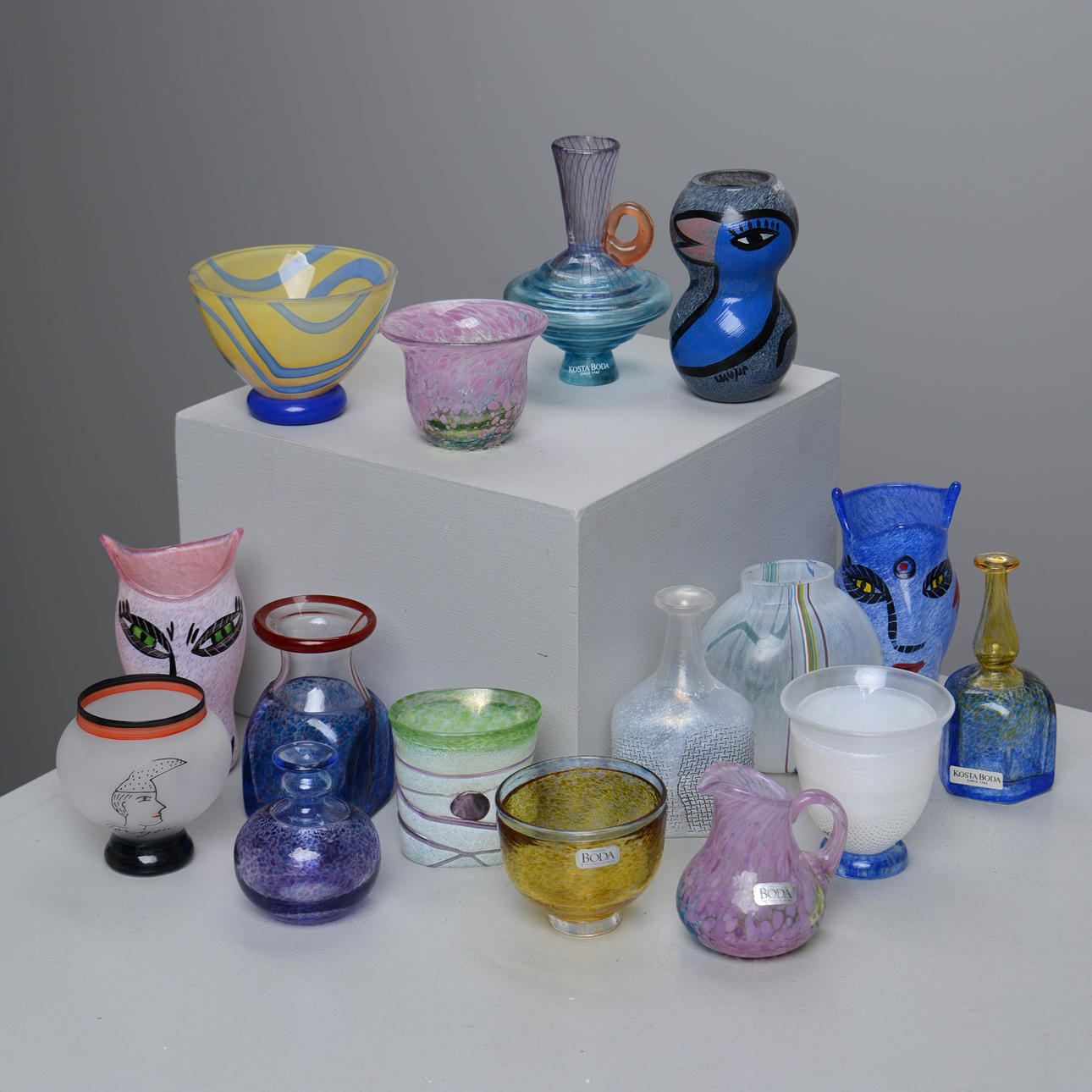 MINIATUREN, 16 Stück, Glas, Kosta Boda.