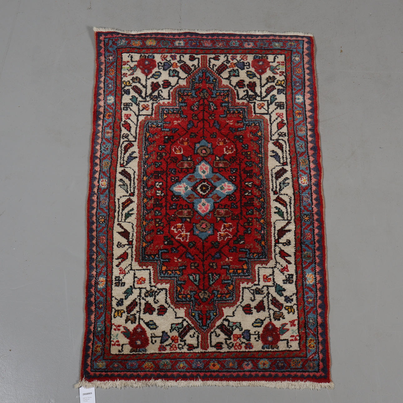 MATTA, Persisk, handknuten. Mattor & Textil - Mattor - Auctionet
