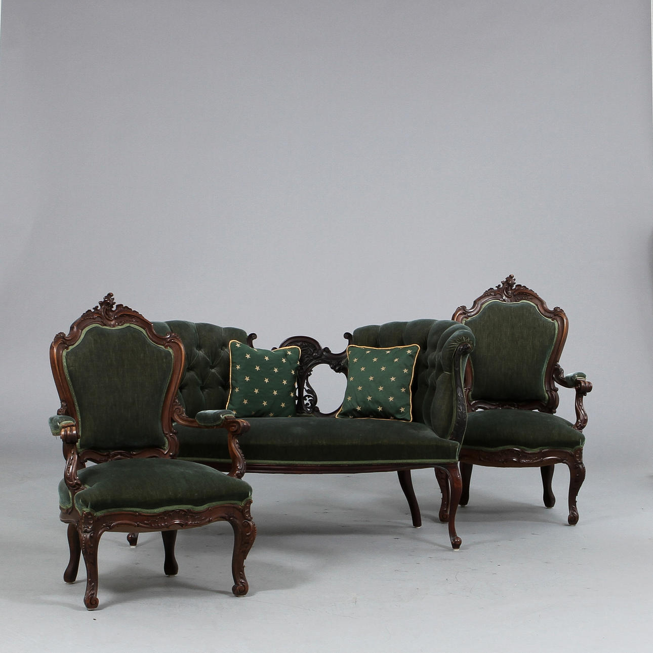 SOFFA och 2 KARMSTOLAR, rokokostil, 1900-tal.