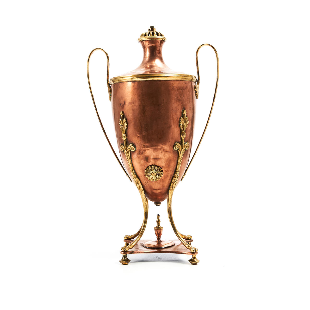 SAMOVARER / TEURNA, koppar samt mässing, 1800-tal.