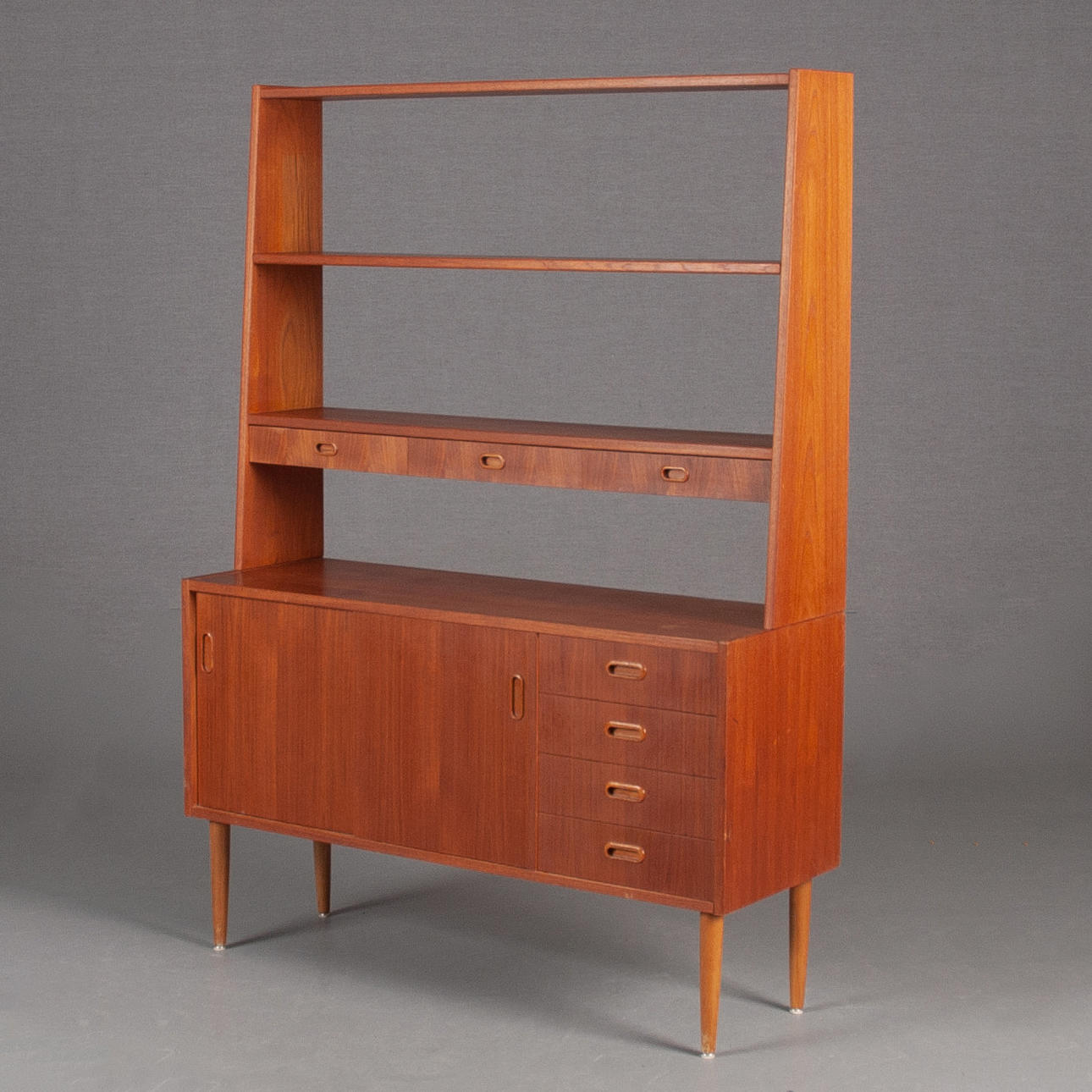 BOGREOL. Teaktræ. 60-70'erne.