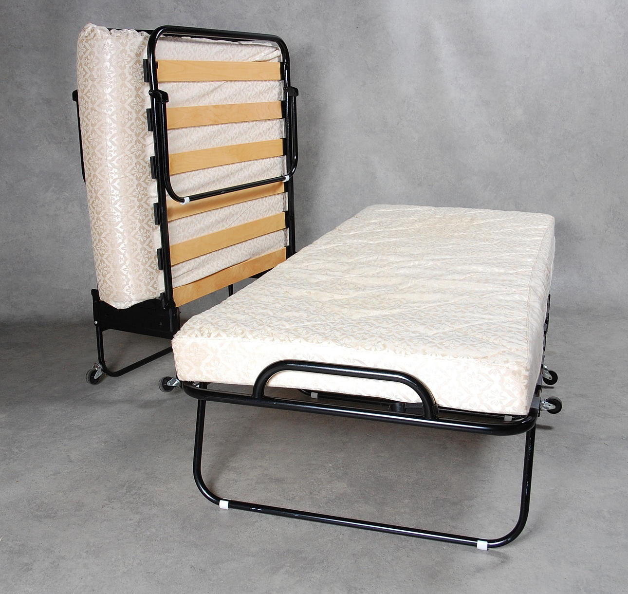 GÄSTSÄNGAR, 1 par på hjul.