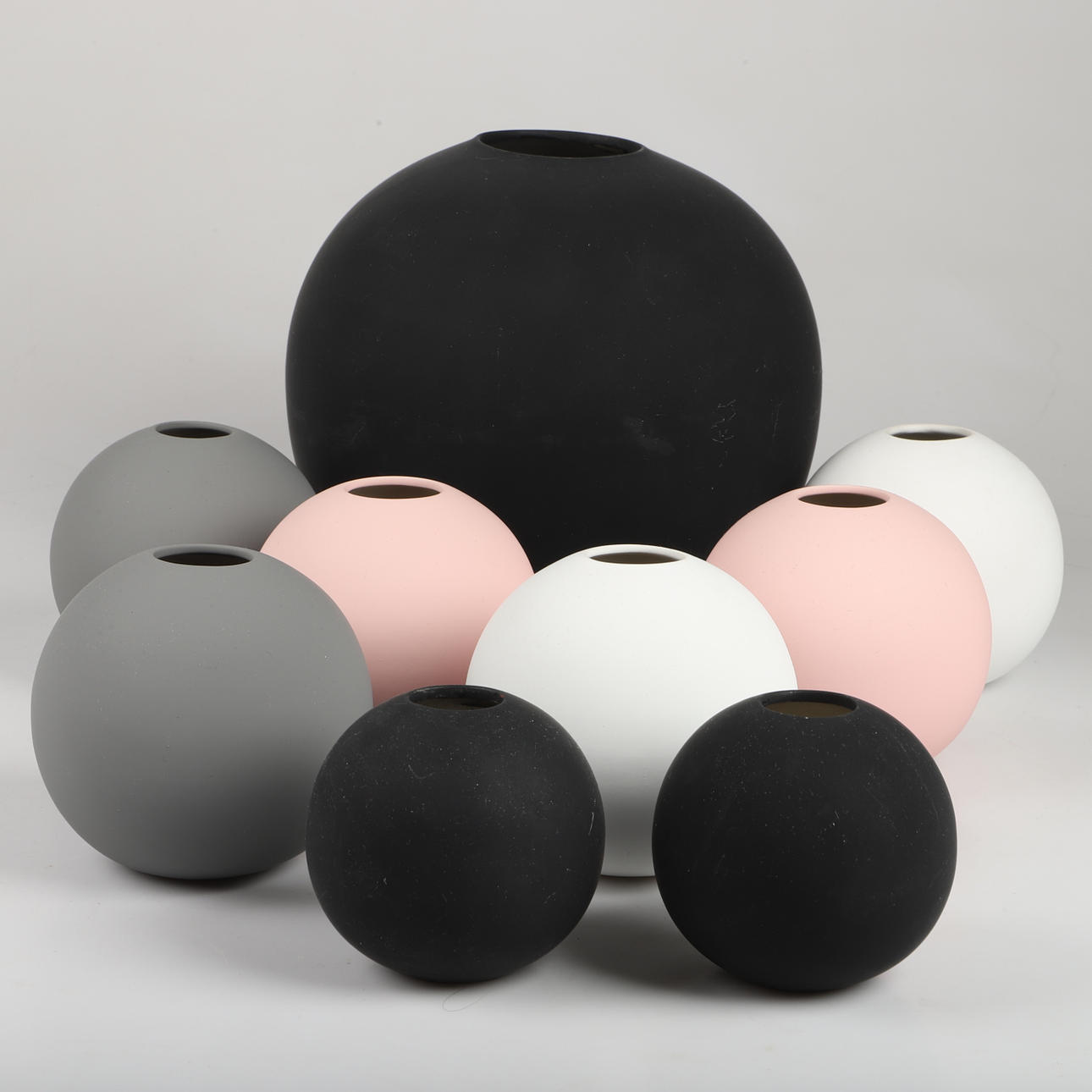 VASEN, 9 Stück, Cooee-Design.