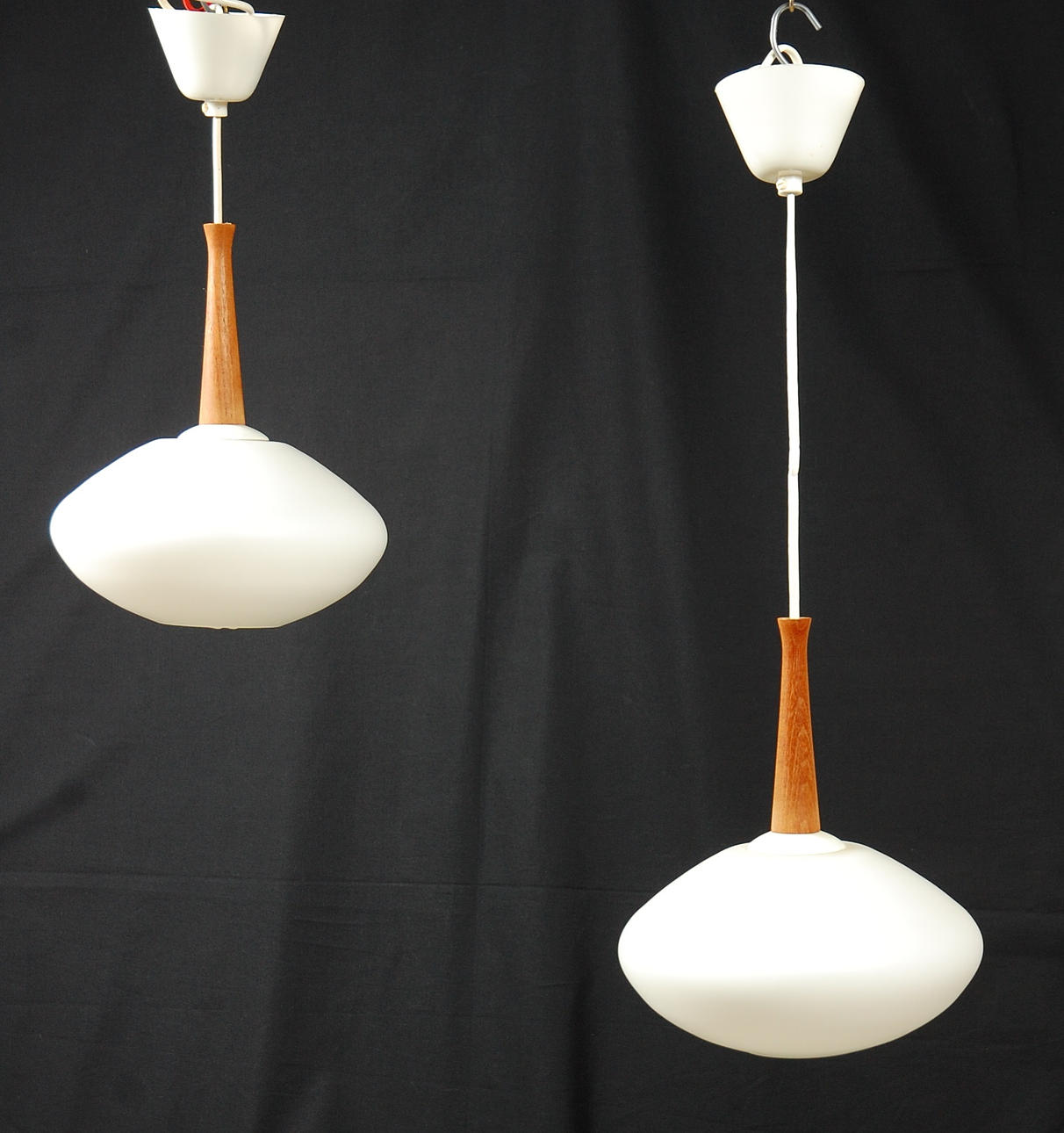 TAKLAMPOR, 1 par, troligen Luxus, 1950-tal.