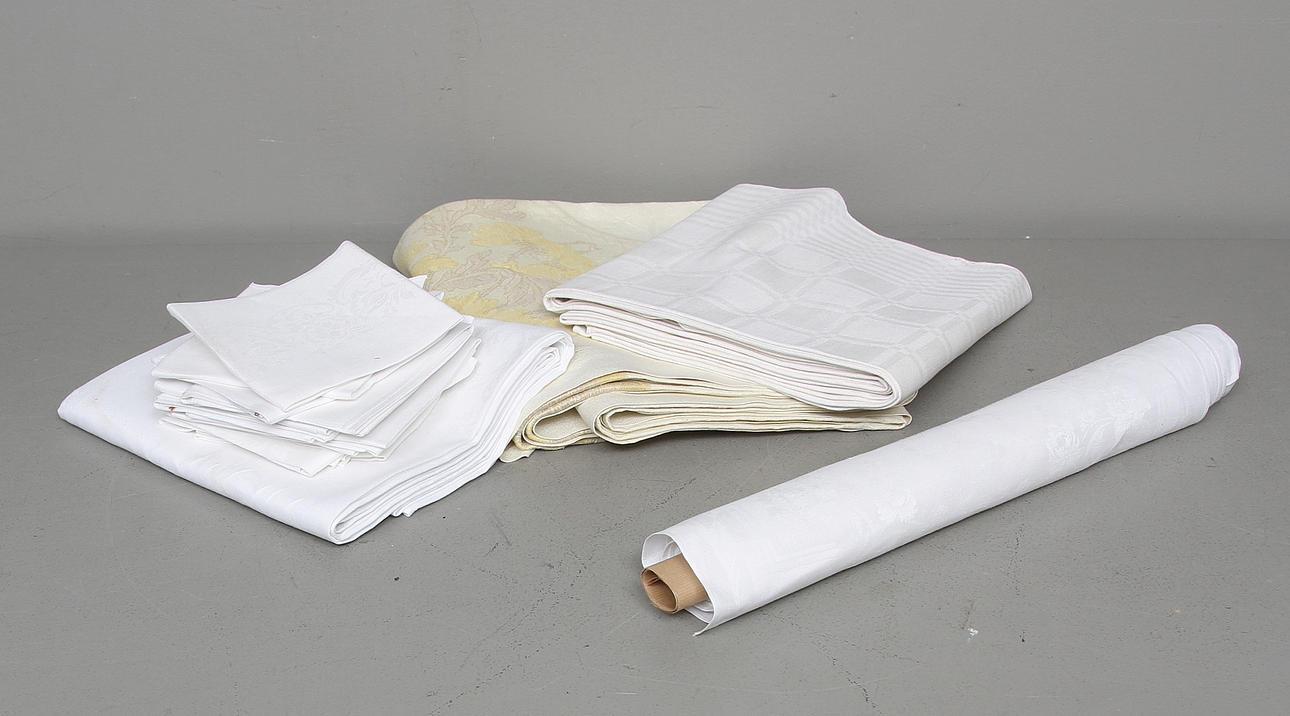 TEXTILIER, Bland annat linneservetter, 1900-tal.