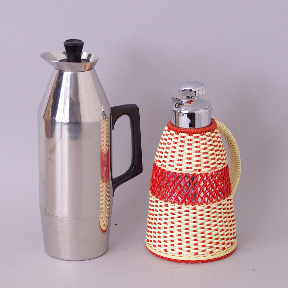 KAFFETERMOSAR, 2 stycken, varav en Sigvard Bernadotte.