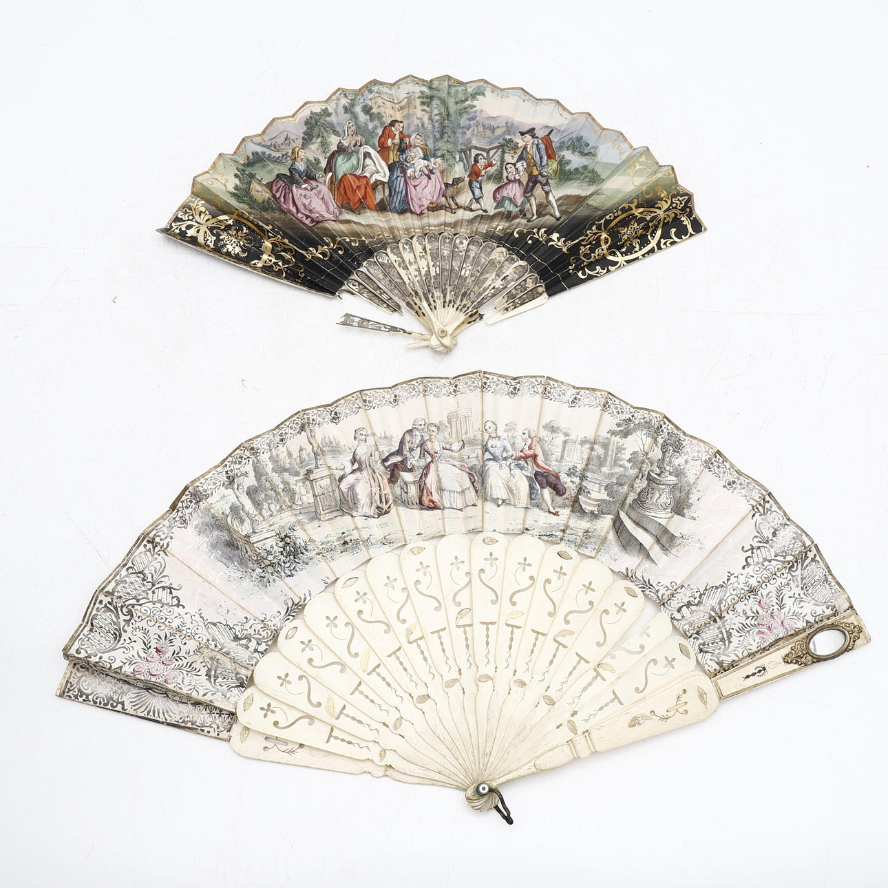 Dos abanicos isabelinos, del siglo XIX.