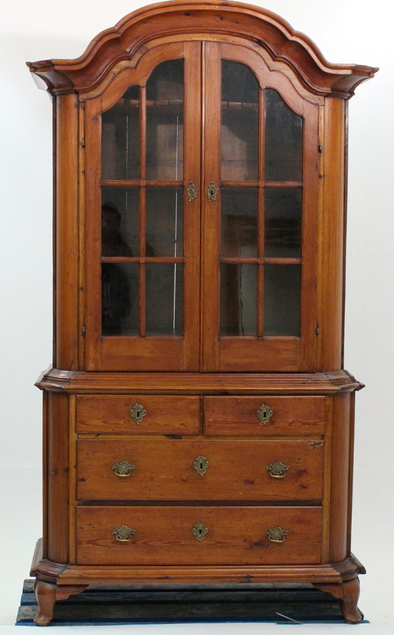 VITRINSKÅP, rokokostil, 1800- tal.