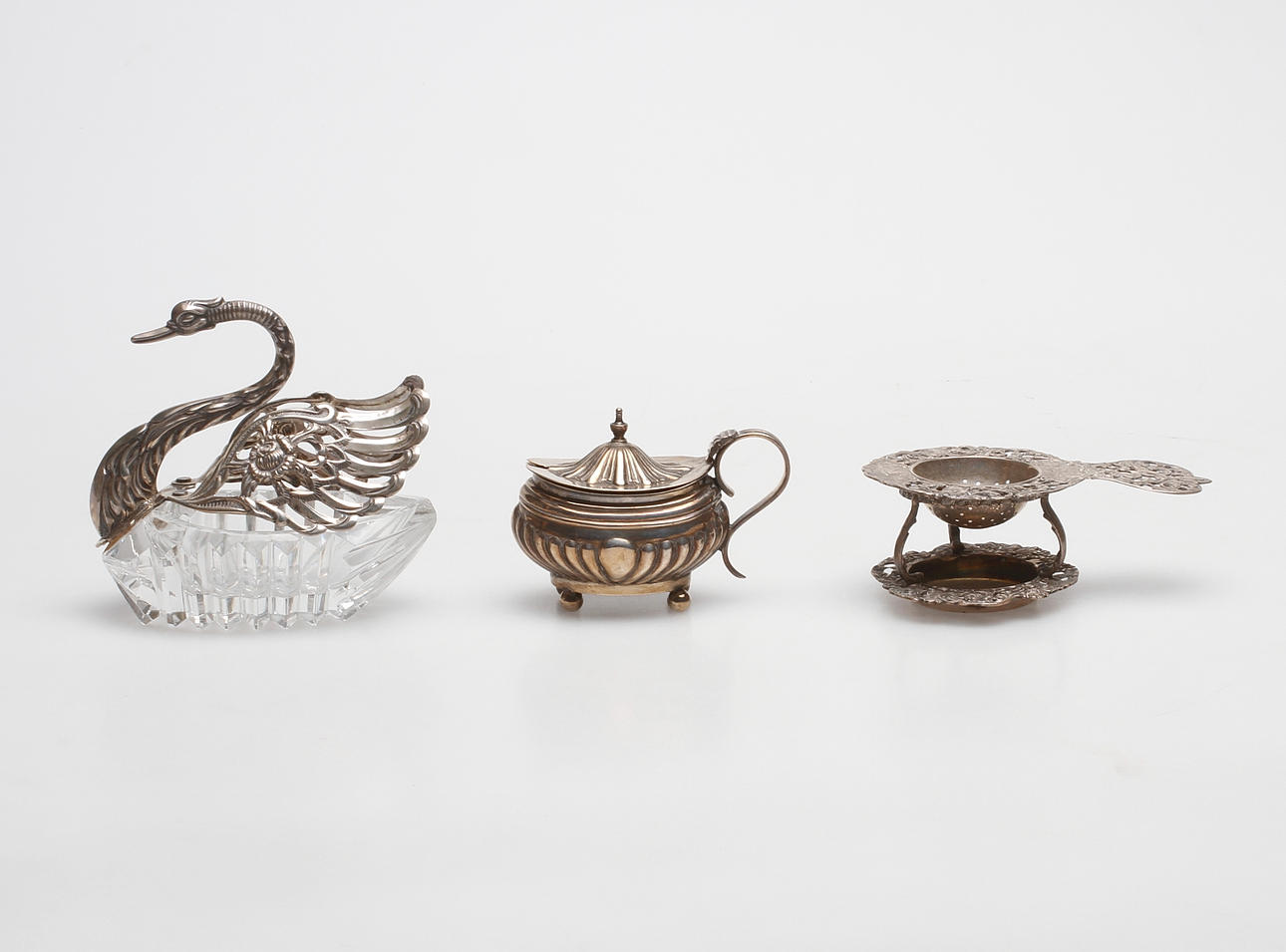 SILVERFÖREMÅL, 3 delar, bl.a. England.