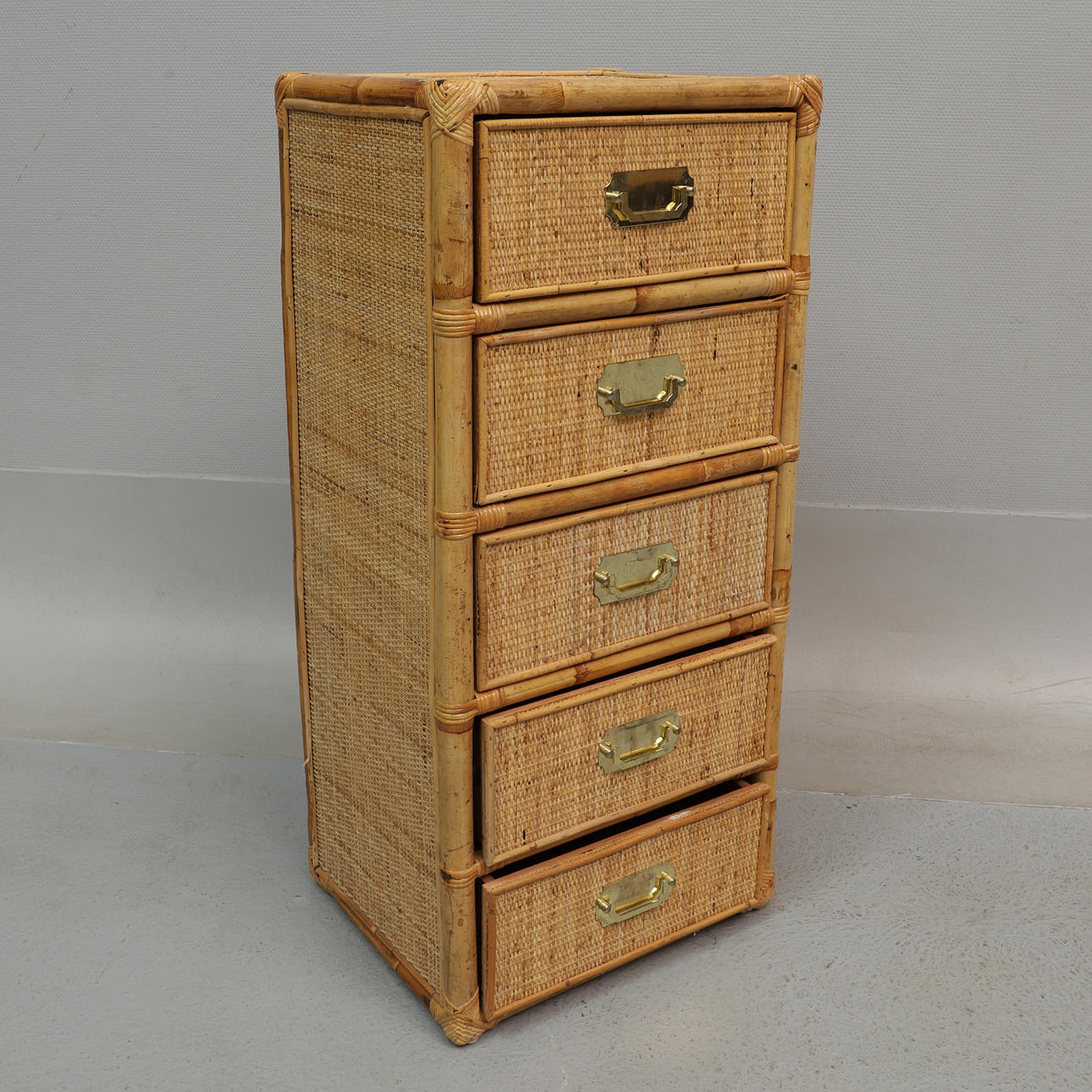 BYRÅ, trä/rotting, 1900-talets andra hälft.