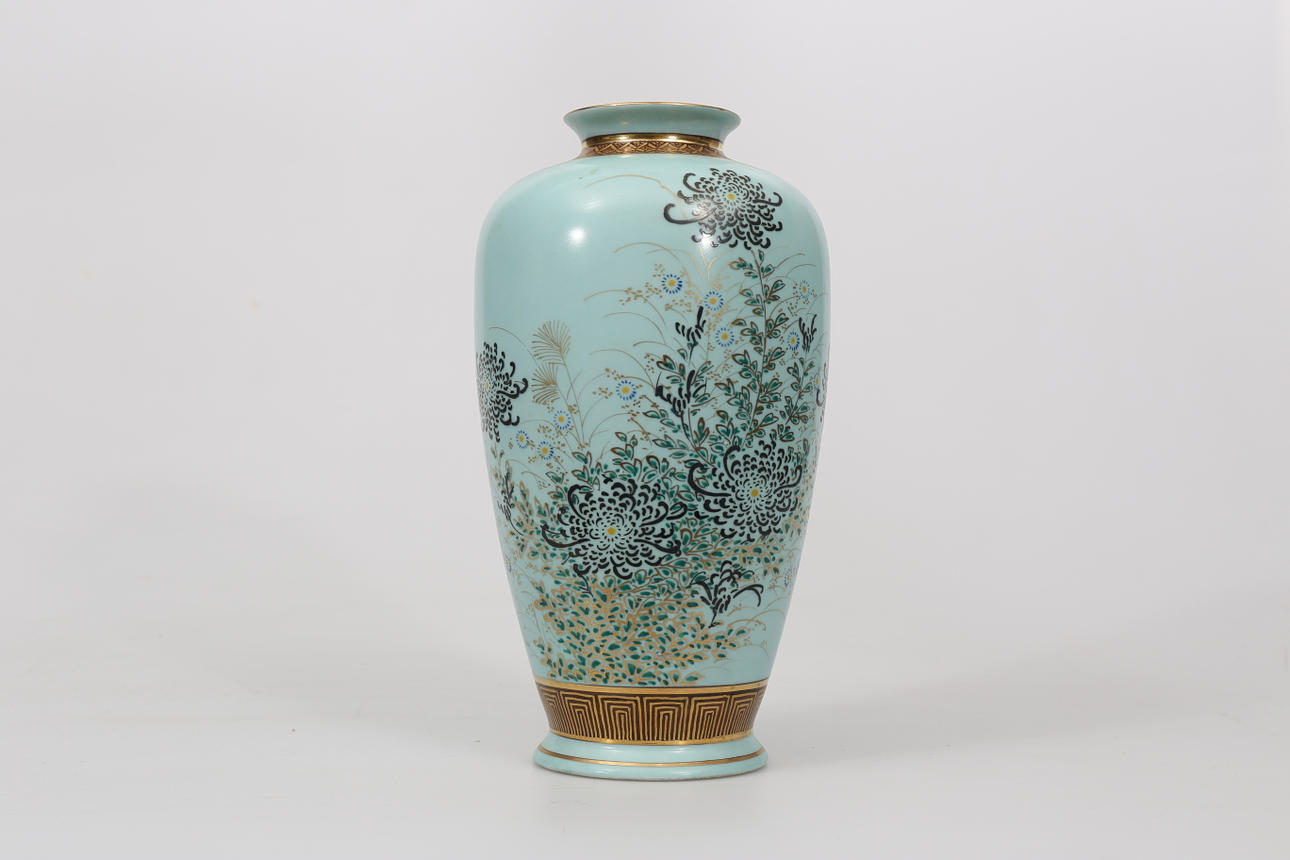 VAS, porslin, orientalisk, 1900-tal.