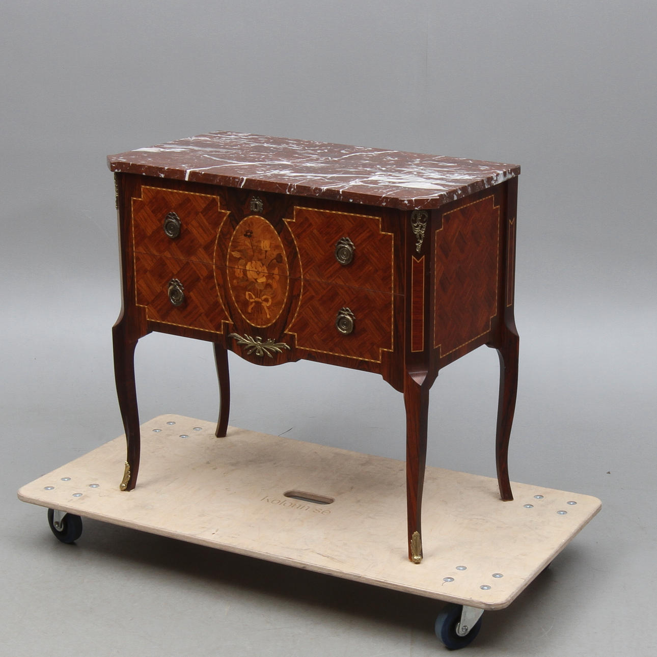 BYRÅ, med stenskiva, gustaviansk stil, 1900-tal.