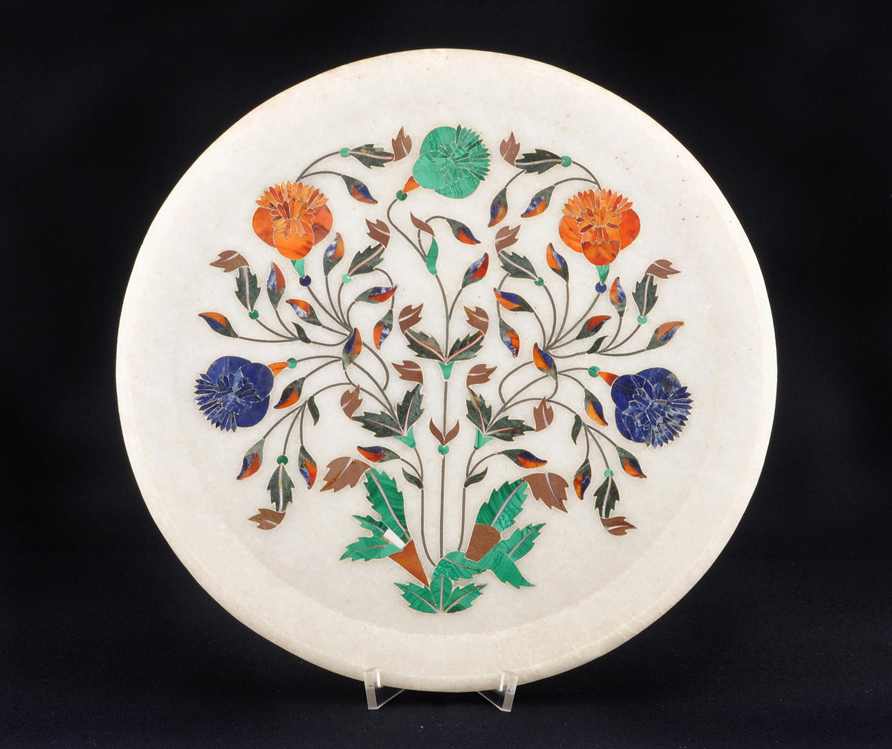 "MARMOR" & HALBEDELSTEINE. Så kallad mosaikplatta med blommotiv.