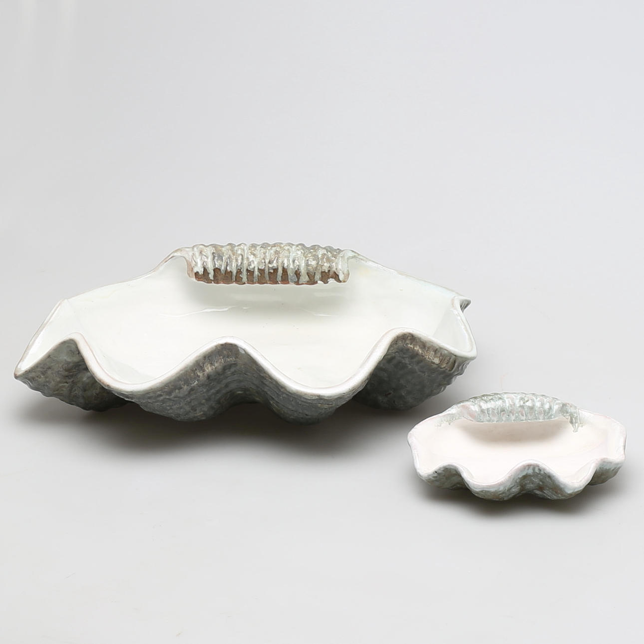 FAT i lergods, 2 st, Vicke Lindstrand, Uppsala Ekeby.