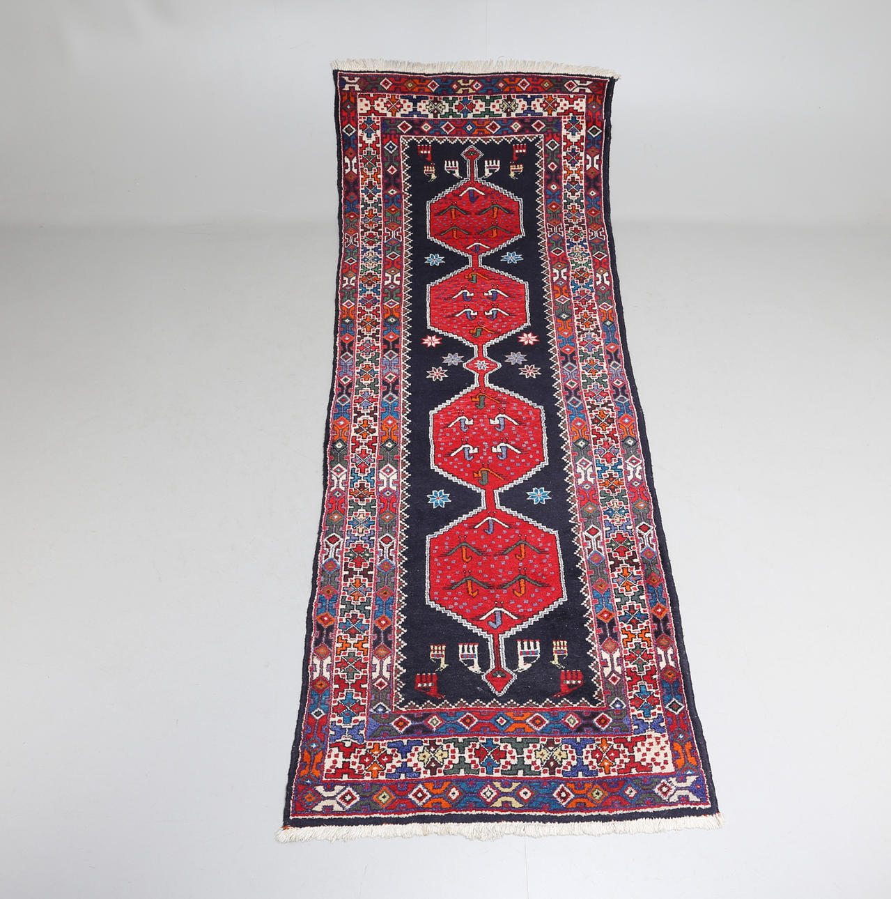 GALLERIMATTA, Meskin, Firma Helge Hamnert, Iran, 285 x 102 cm.