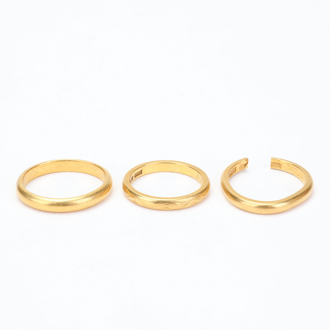 RING, tre stycken ringar, 23k, ca 17,56 gram.