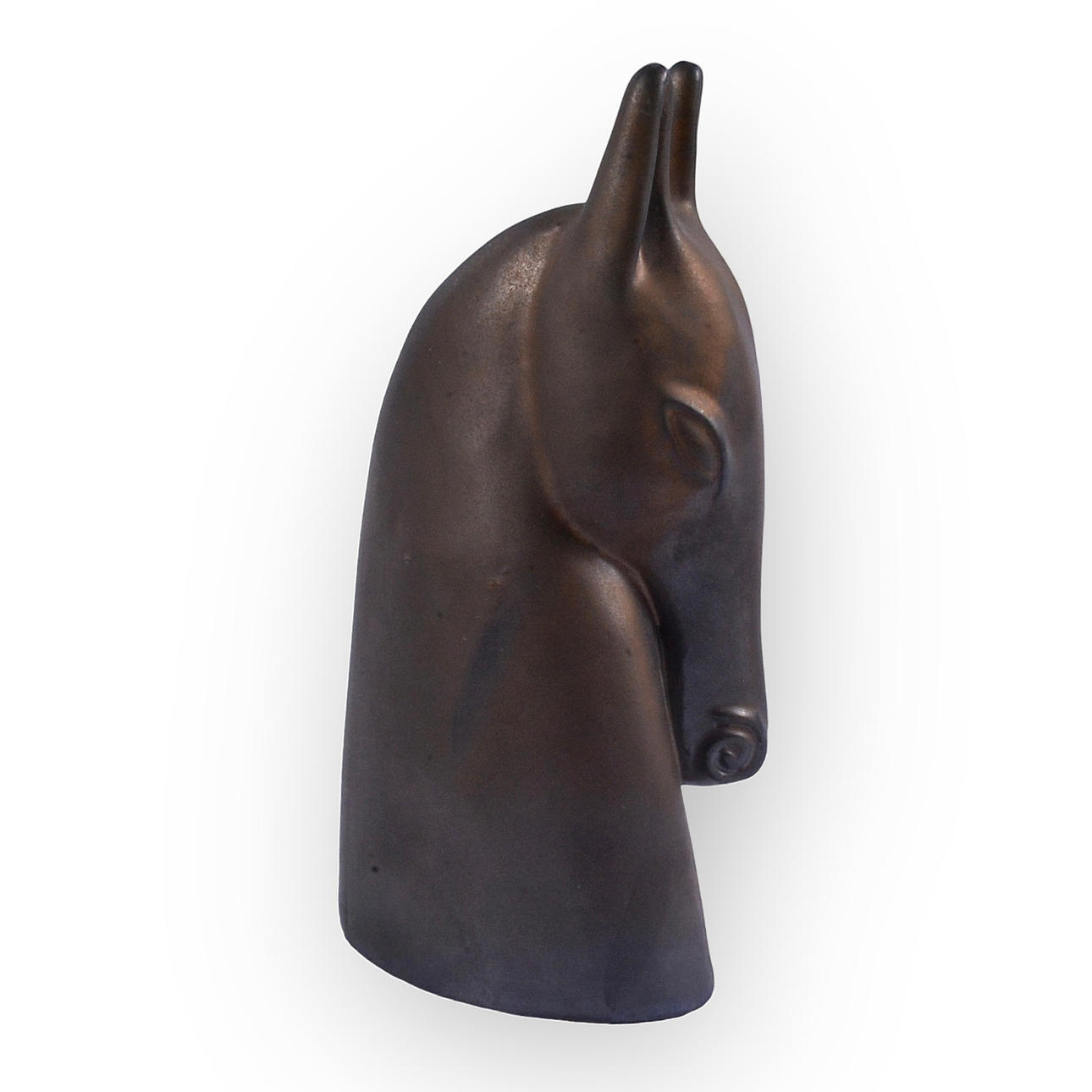 ANETTE EDMARK. Cabeza de caballo, cerámica, Ikea.