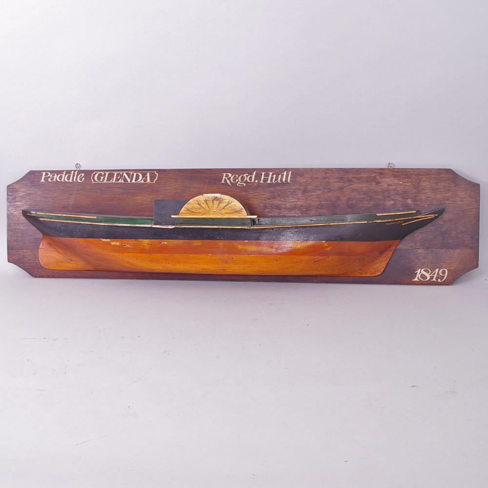 HALVBÅTSMODELL, "Glenda", målat trä, sent 1900-tal.