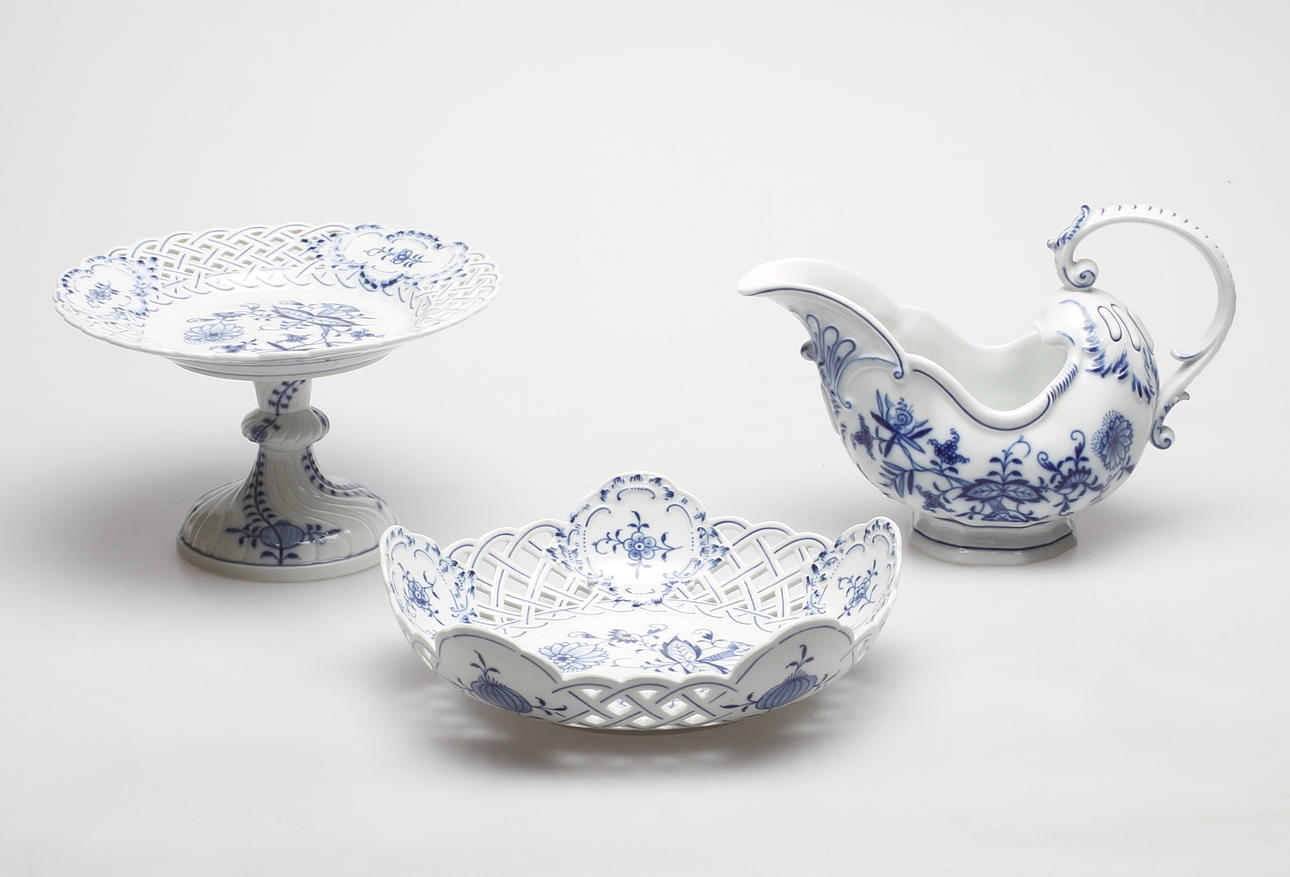 FAT, KANNA samt SKÅL, porslin, Meissen, lökmönster, 1900-tal.