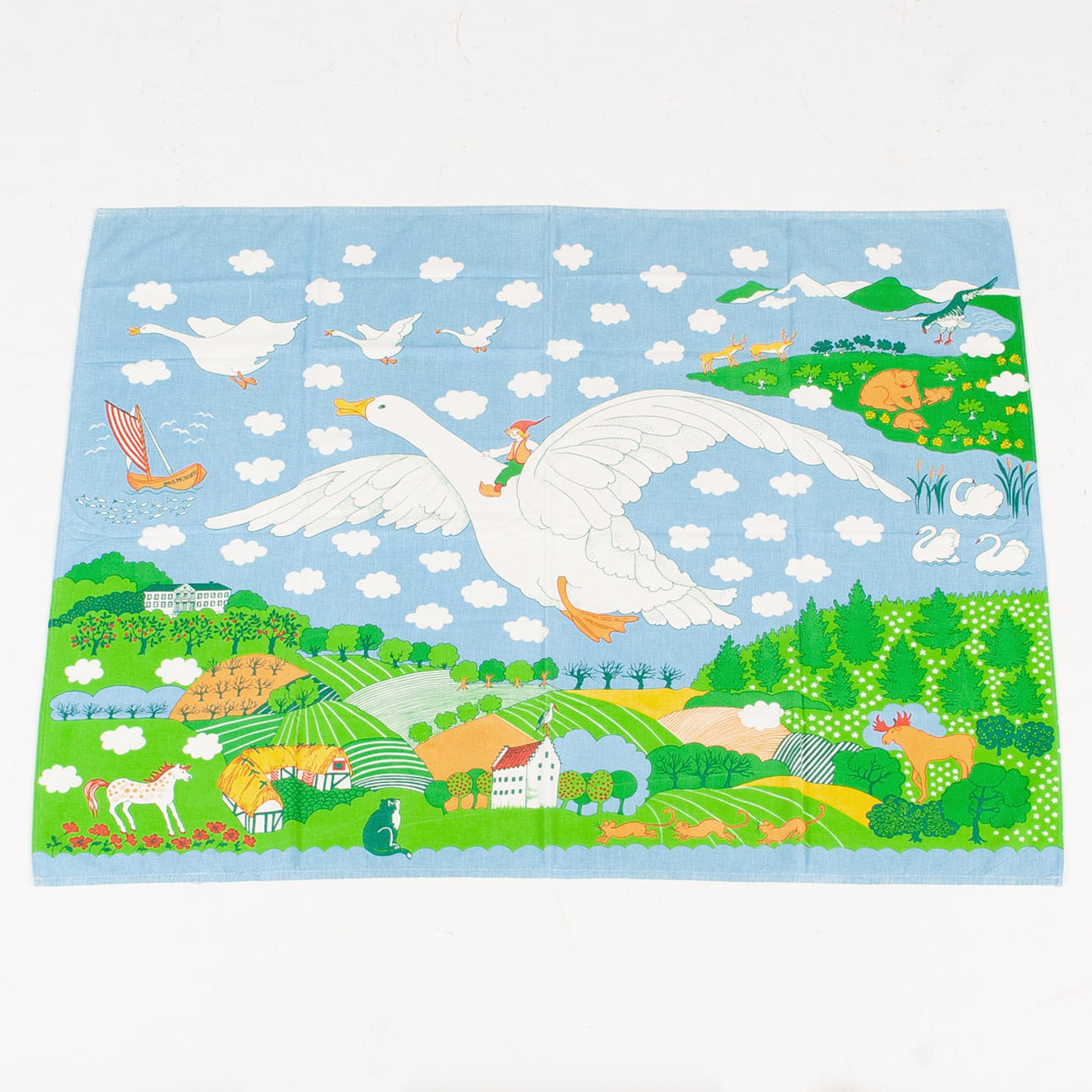 ULLA BODIN. Bonad, Nils Holgersson, bomull.