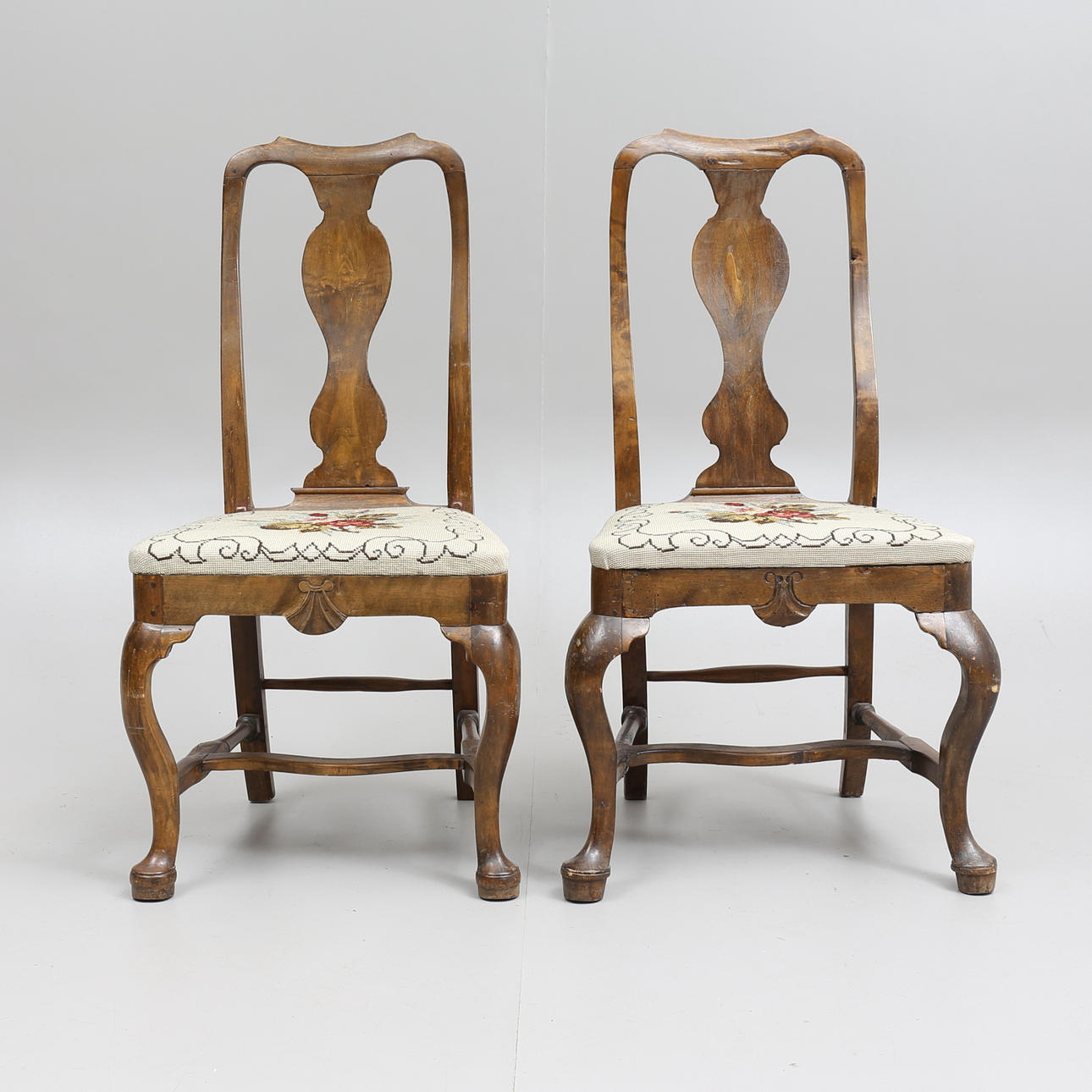 STOLAR, ett par, rokokostil, 1800/1900-tal.