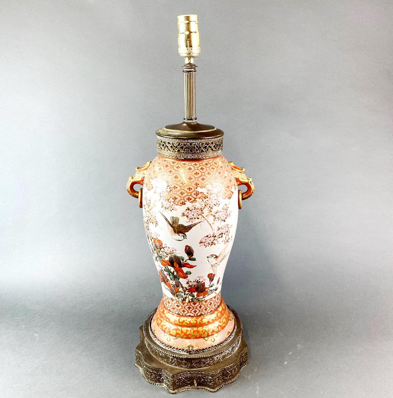 19TH C. JAPANESE VASE TABLE LAMP.