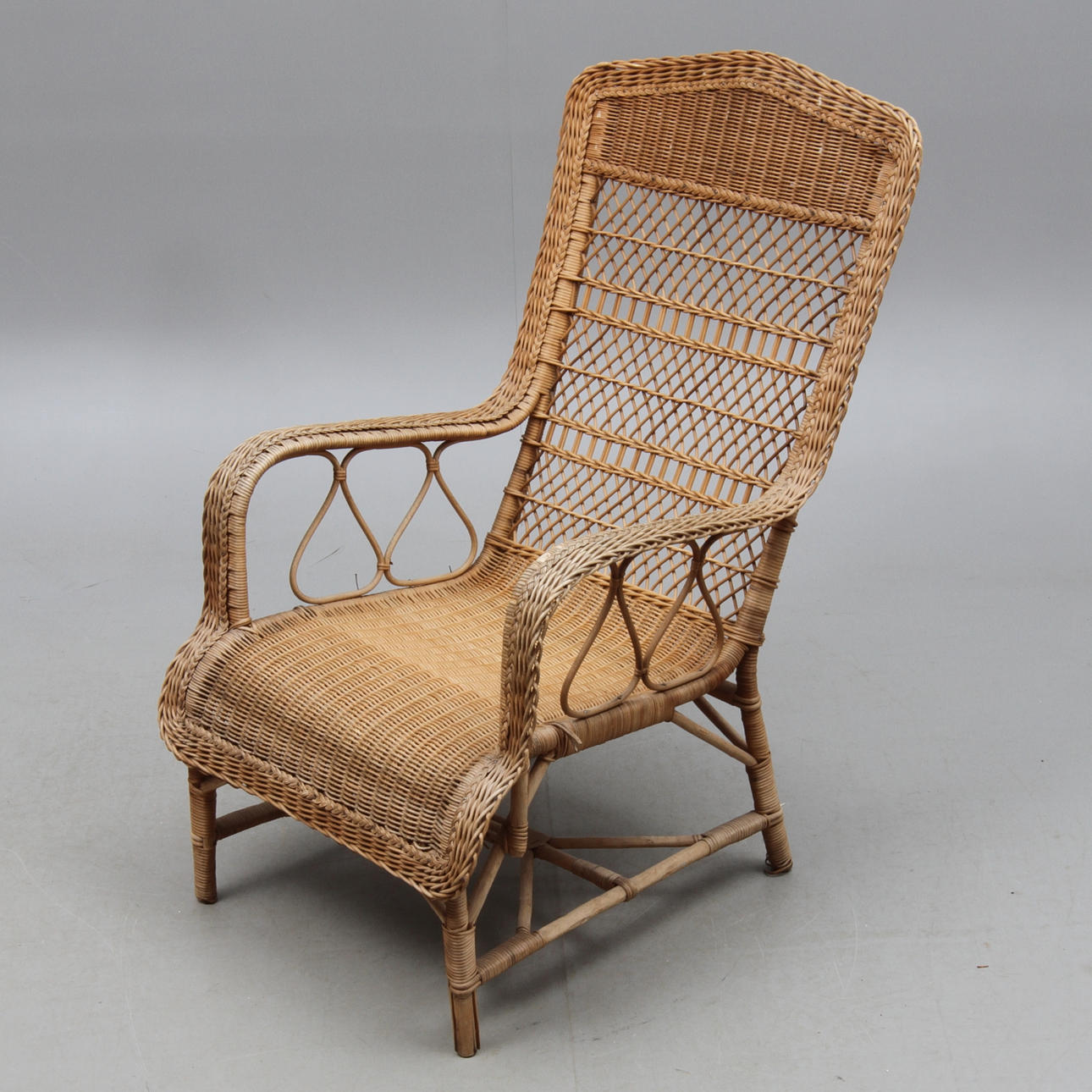 KARMSTOL, 1900-talets första hälft.