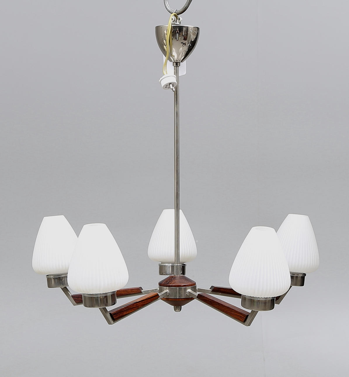 TAKARMATUR, 1900-talets mitt, höjd ca. 51 cm.