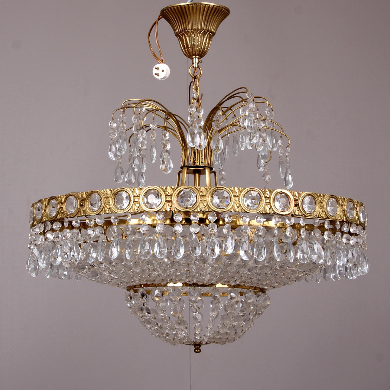 TAKPLAFOND, mässing med prismor, 1900-talets mitt.