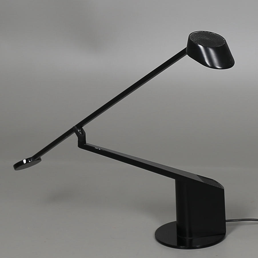 BORDSLAMPA i metall, arkitektlampa, "ALA", Rodolfo Bonetto, IGuzzini, Italien, 1983.