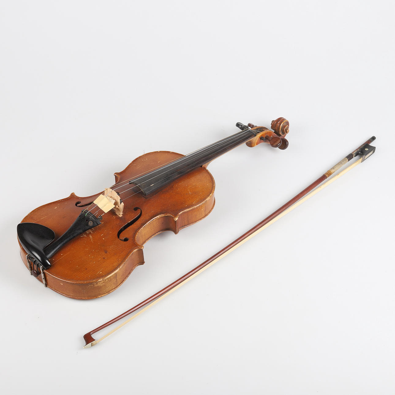 VIOLIN y STRÅKE, 1900, Checoslovaquia.
