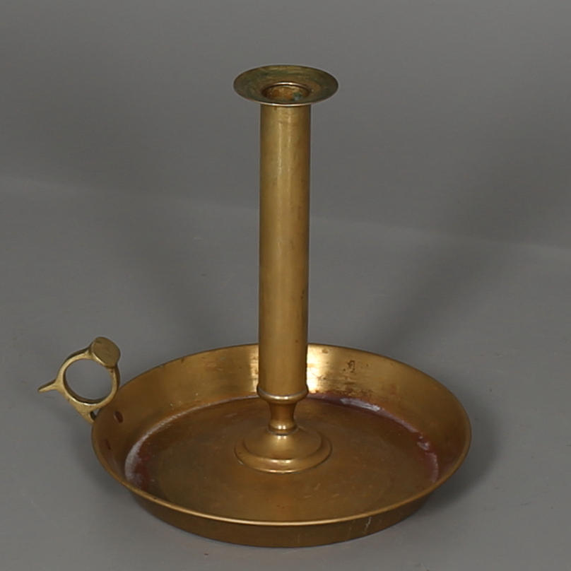 STOR NATTLJUSSTAKE i mässing, omkring 1900-talets mitt.