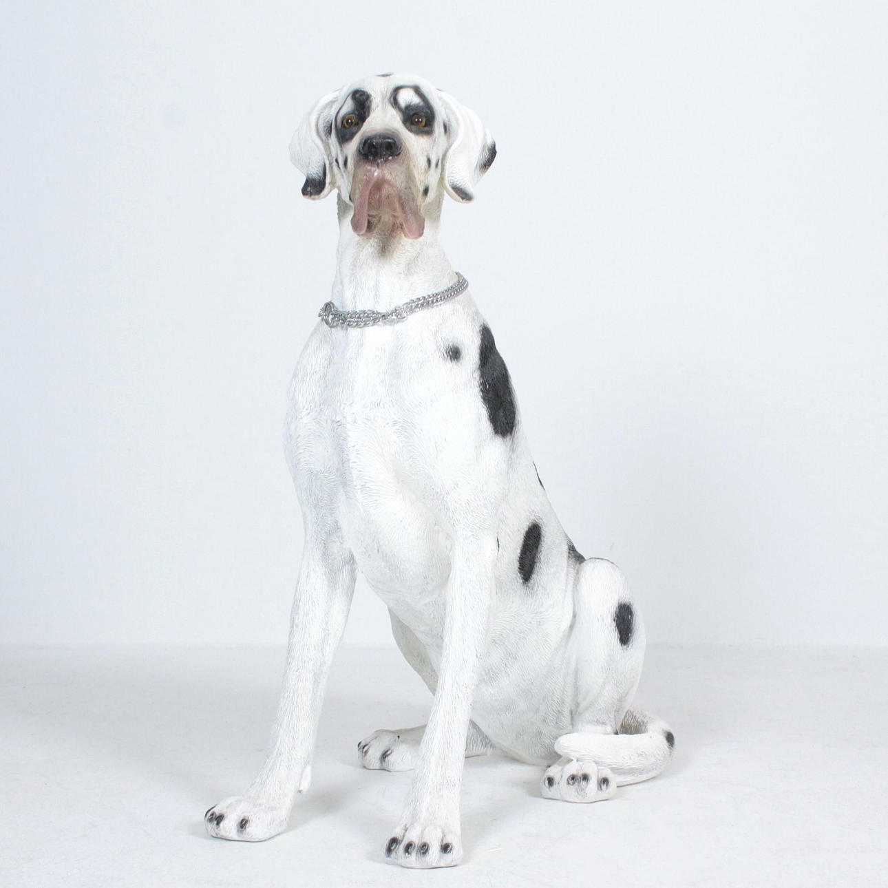 Large sculpture / figure 'Dogge'.