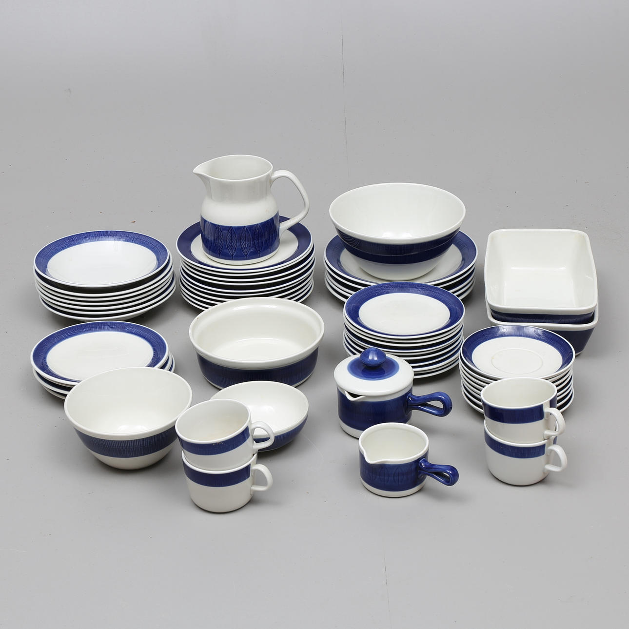 SERVISDELAR, 58 delar, "Koka Blå", Hertha Bengtsson, Rörstrand.