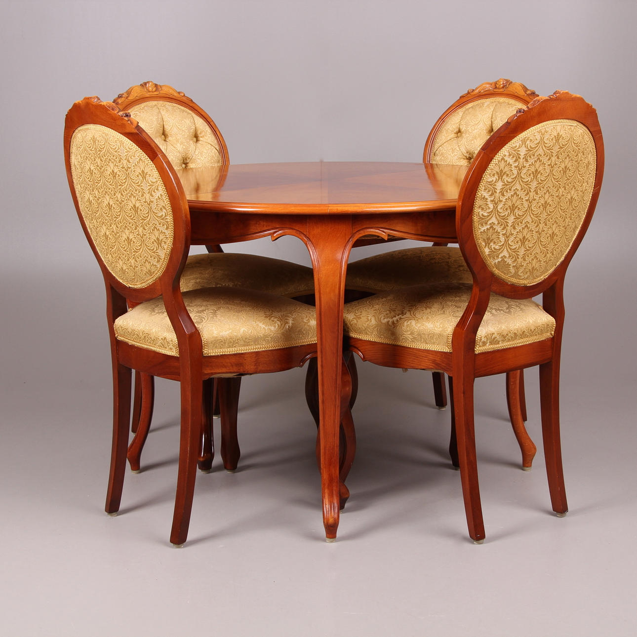 MATSALSGRUPP, 7 delar, 2 iläggsskivor, rokokostil, 1900-tal.