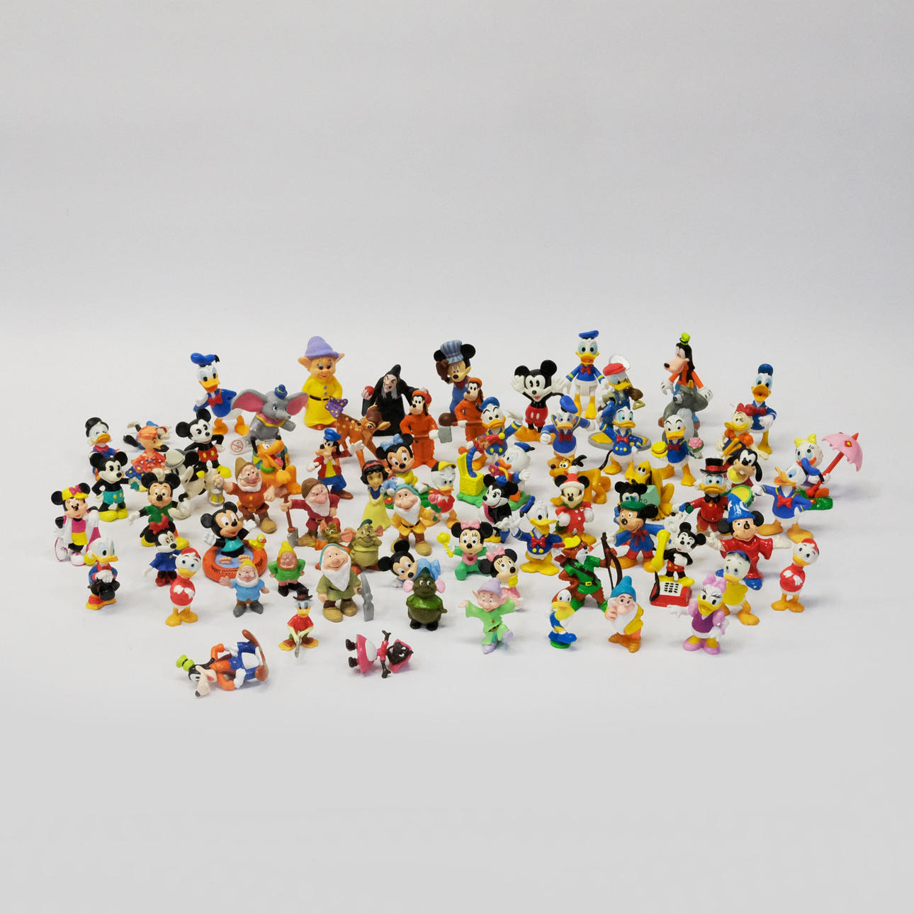 WALT DISNEY-FIGURER CA 70 DELAR.