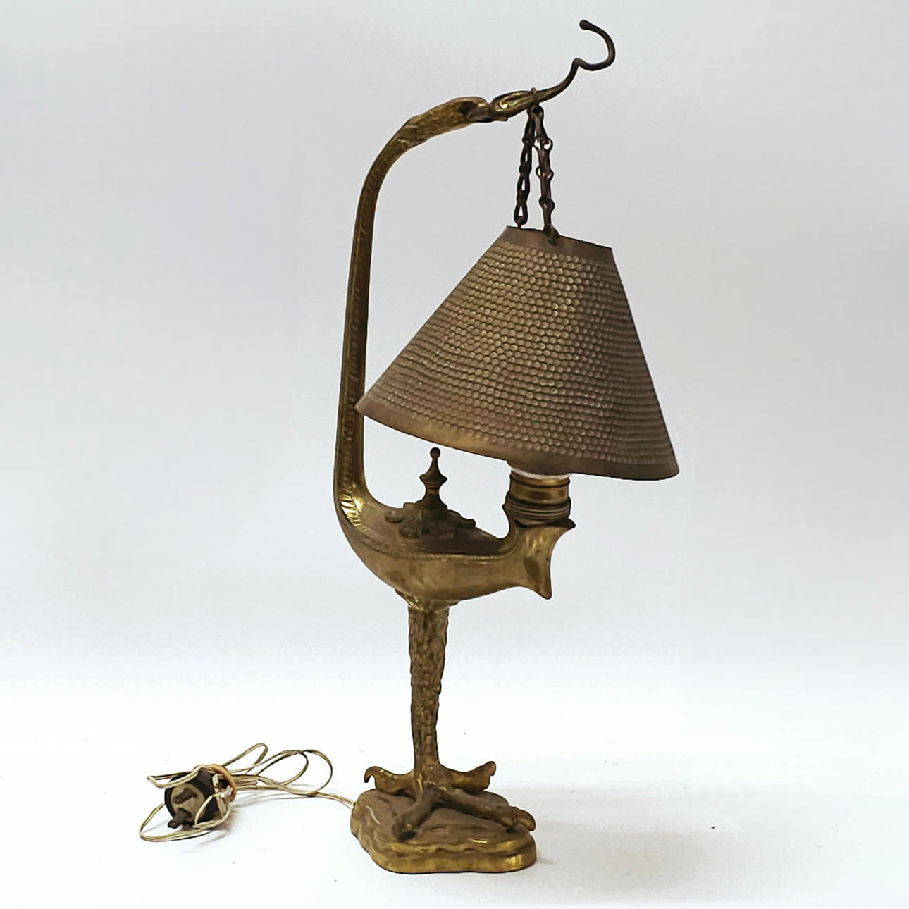 "ALADDIN" LAMPPU. KULTAINEN MENSSI.