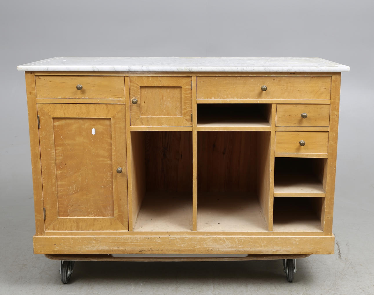 KÖKSBÄNK MED LÅDOR, 1900-tal.