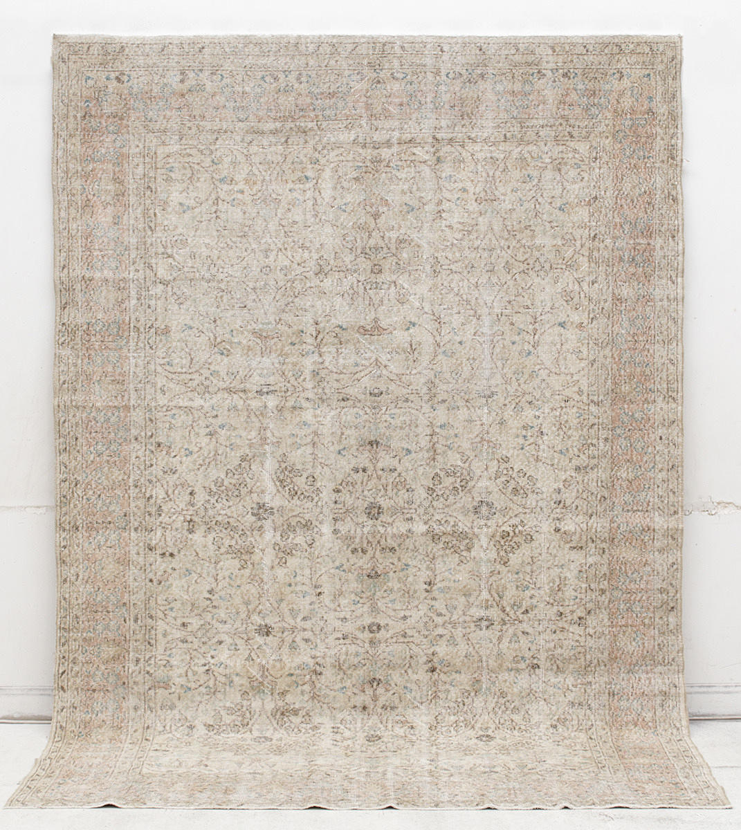 MATTA, carpet vintage, 306 x 208 cm.