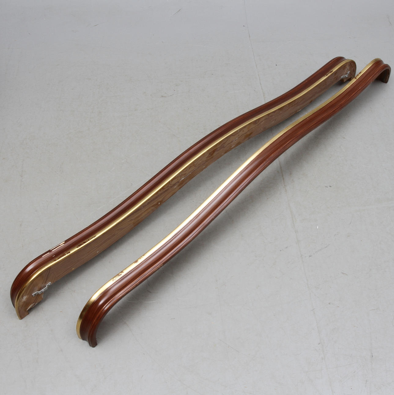 KORNISCHER, 1 par, 1900-talets andra hälft.