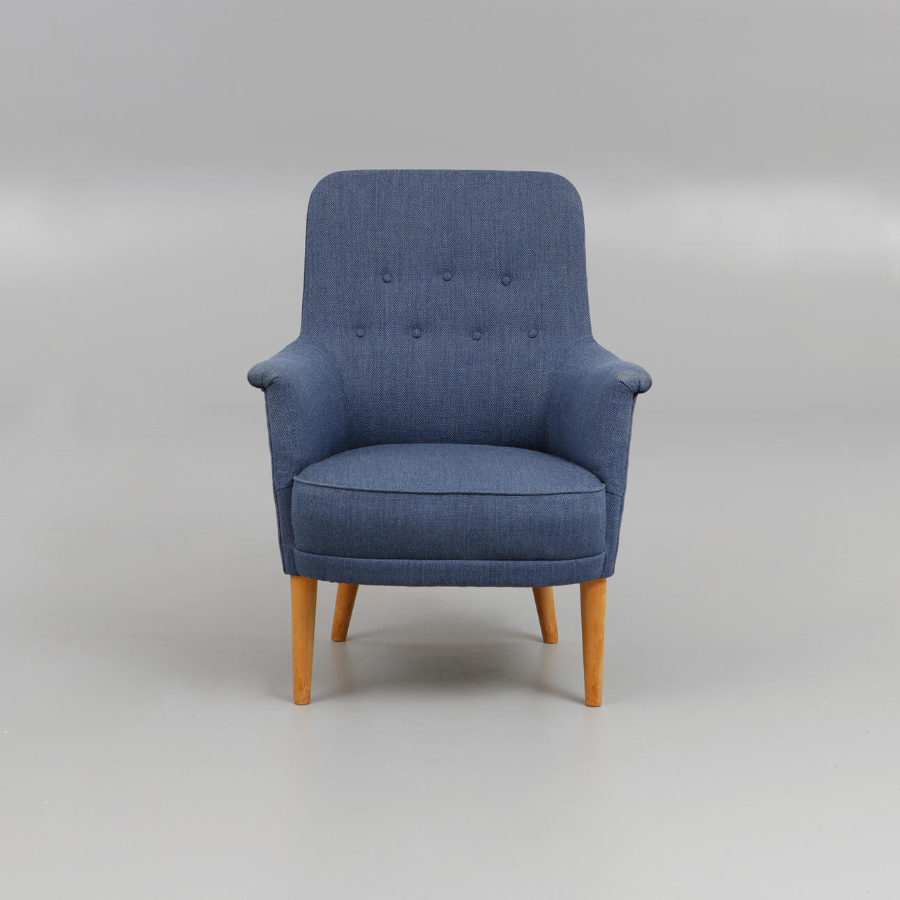 CARL MALMSTEN. Sessel, „Samsas“, Plakette markiert.