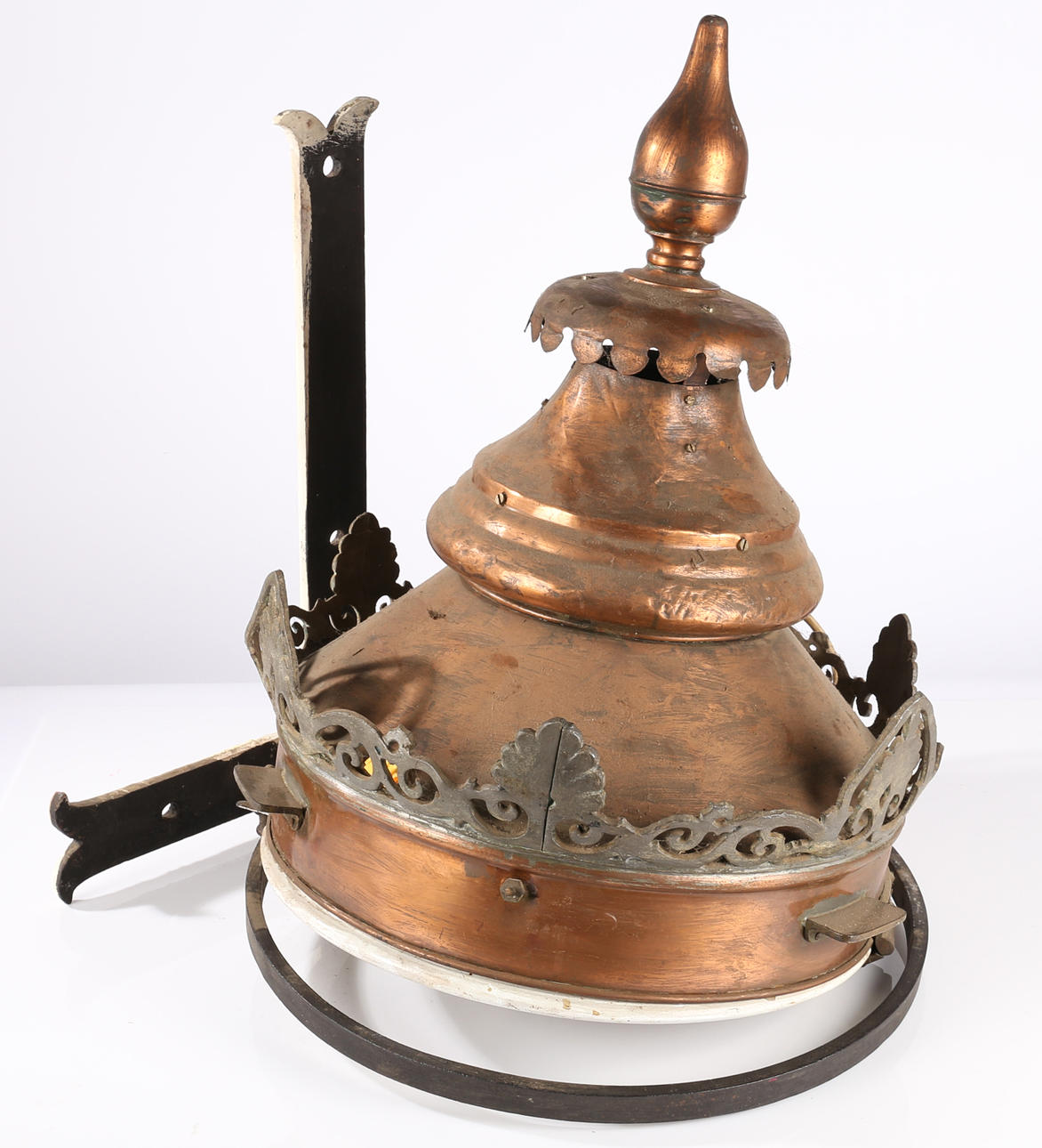 VICTORIAN STYLE COPPER LIGHT FITTING WITH WROUGHT IRON BRACKET (2).