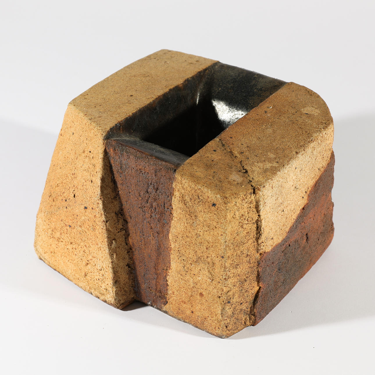 GERALD & GOTLIND WEIGEL. Sten. Skulpturkar (170-3).