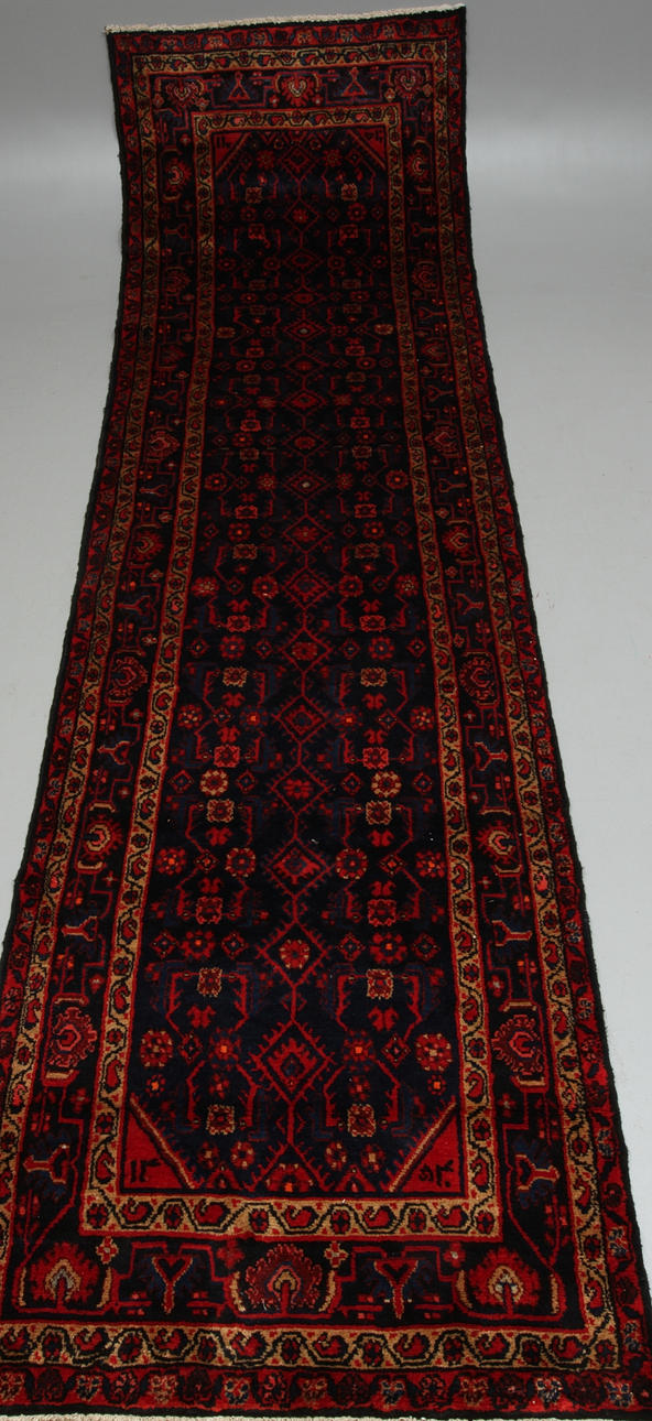 GALLERIMATTA, orientalisk, ca 422 x 117 cm.