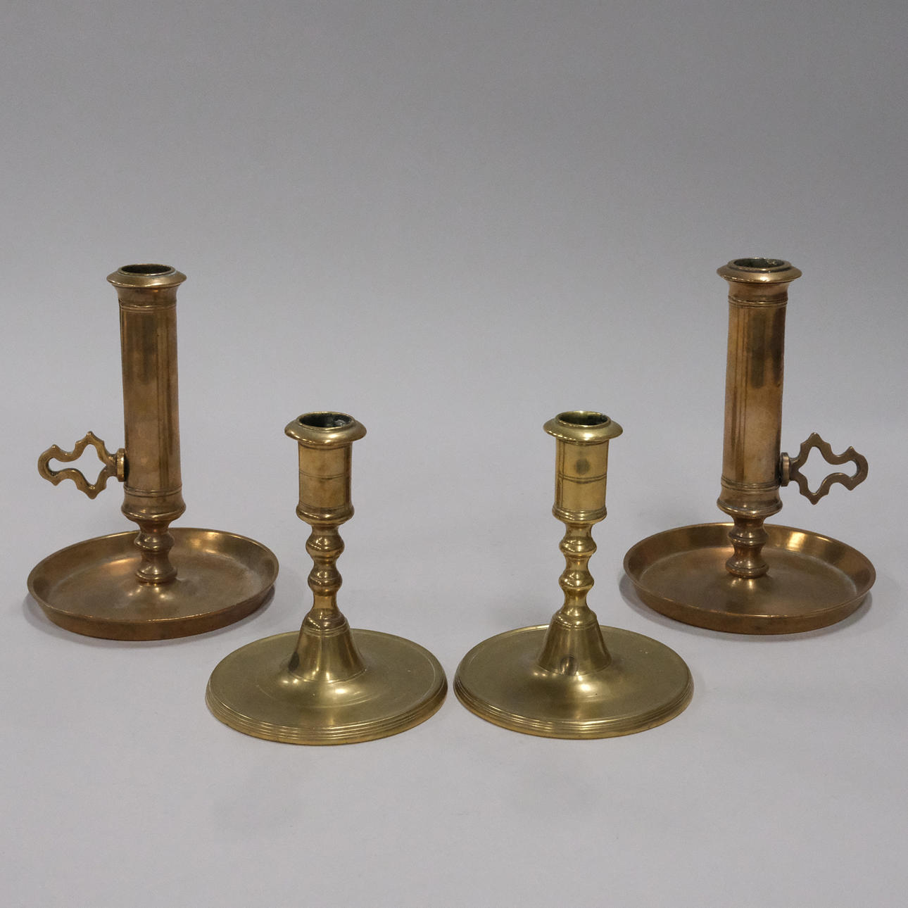 TO PAR LYSESTAGER, MALM OG MESSING.