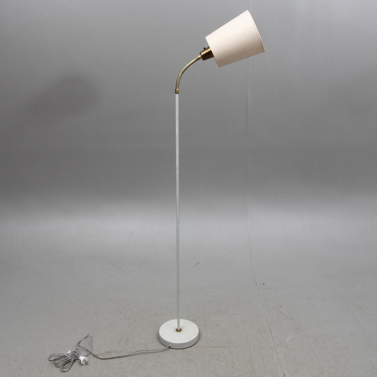 GOLVLAMPA, metall, märkt Aneta T3, 1900-tal.