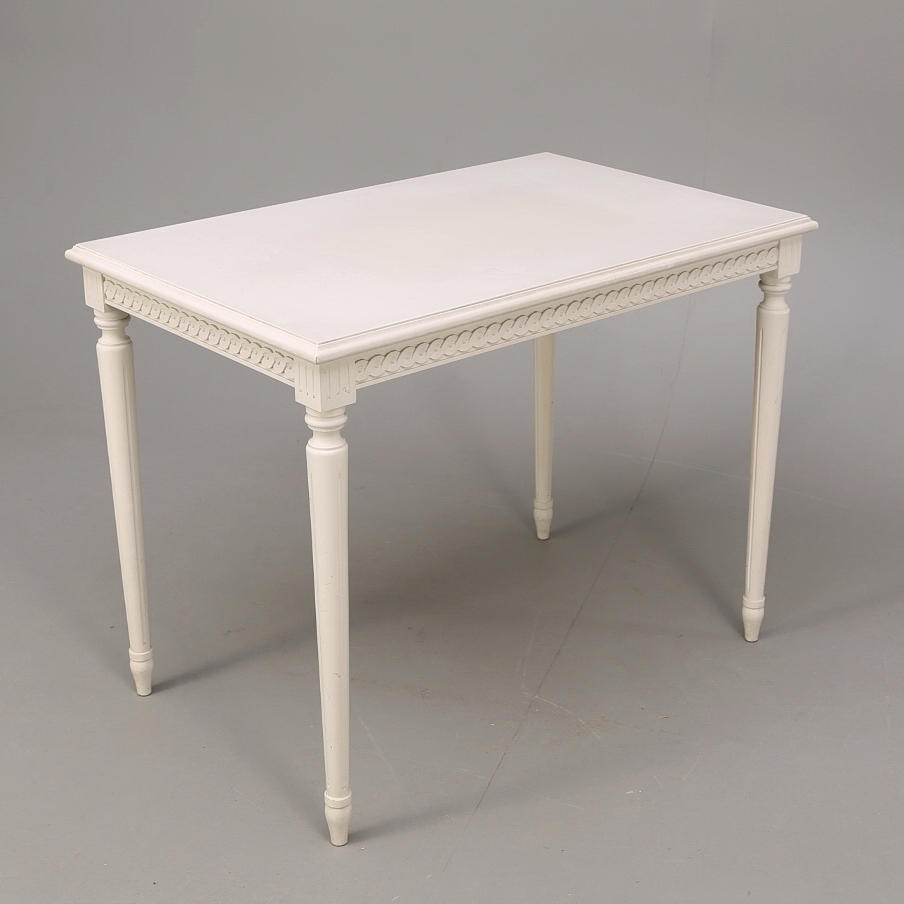 BORD, gustaviansk stil, vitlackad, 1900-talets senare del.