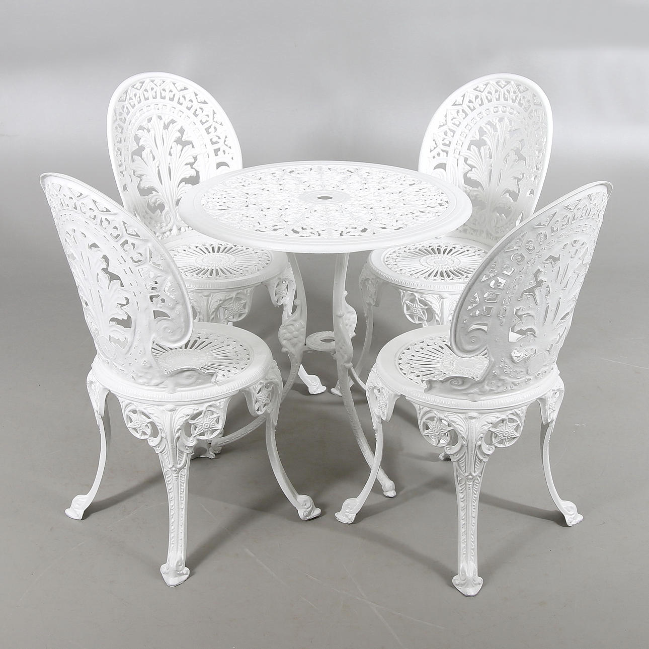 TRÄDGÅRDSMÖBEL, 5 delar. 1900-talets andra hälft.